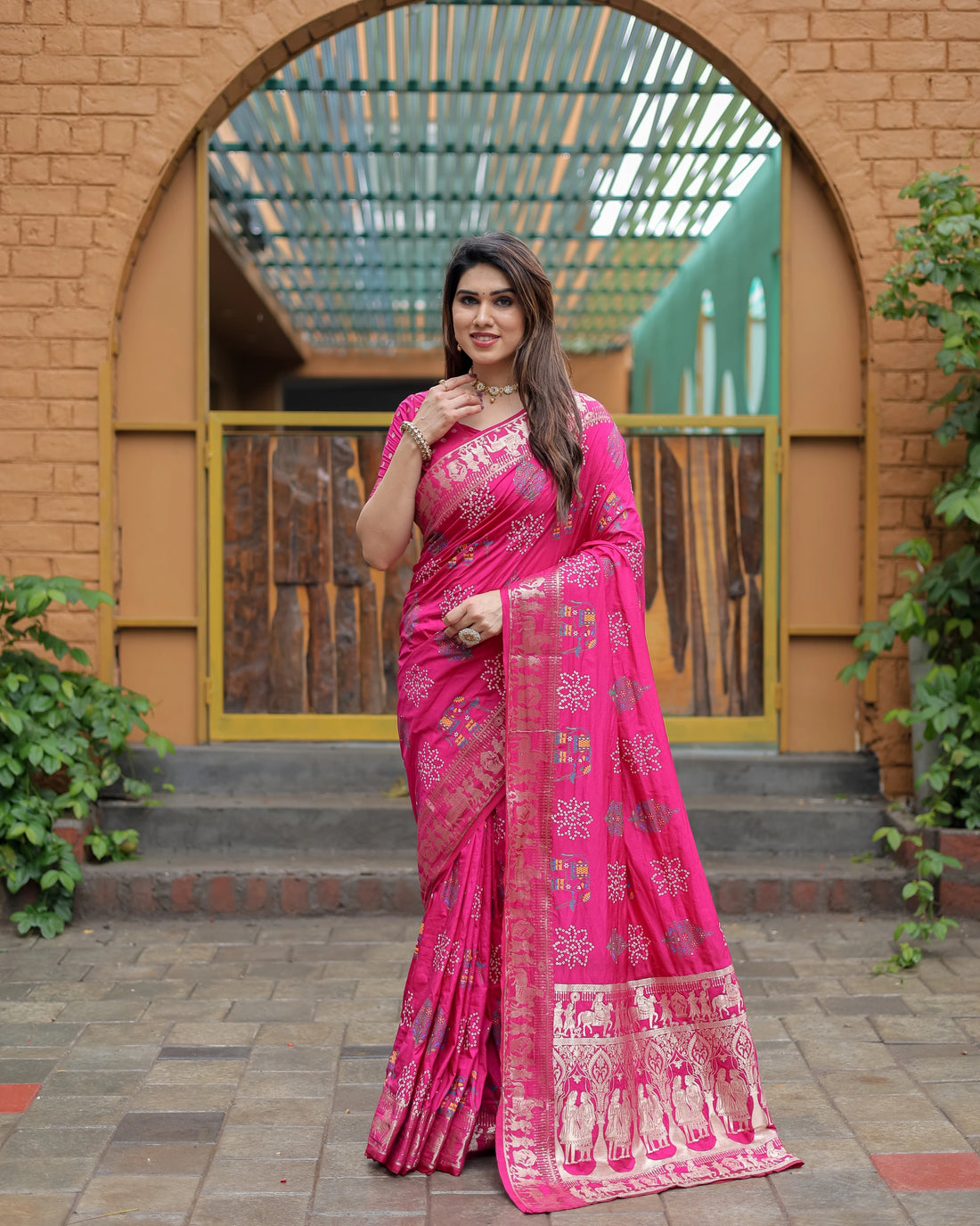 Saanjh Nikhaar Fuchsia Pink