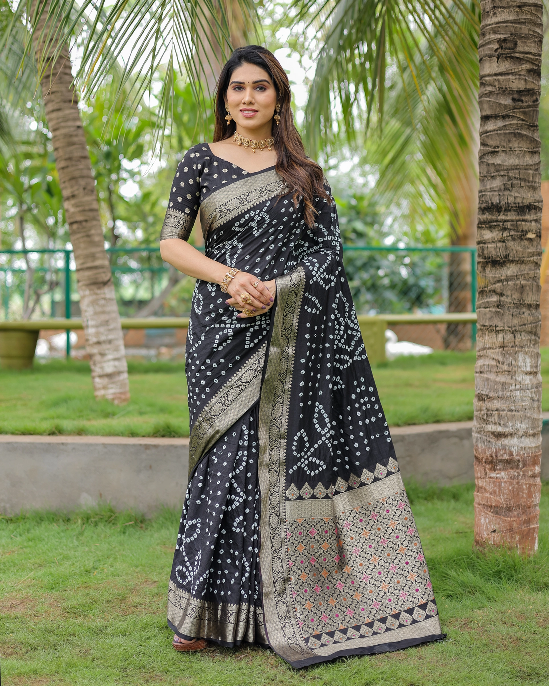 Saanjh Resham   Black